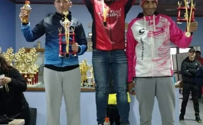 MOUNTAIN BIKE:  Lasherenses corrieron en Perito Moreno