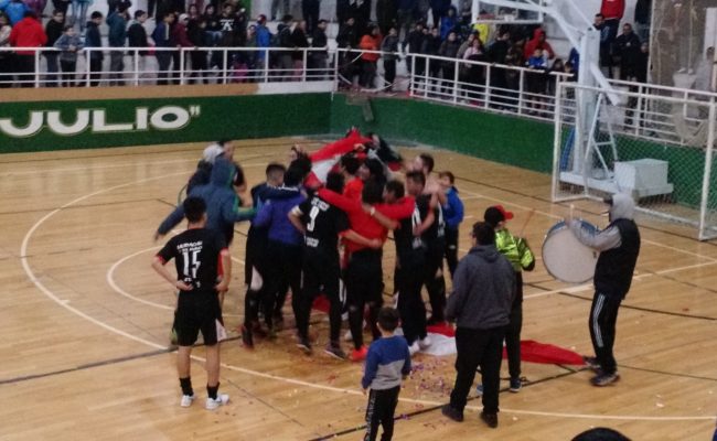 FUTSAL AFA: Huracán-1° de Mayo y Camioneros juegan la final  en  PRIMERA “A”