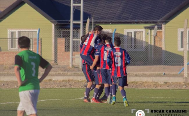 SAN LORENZO LE GANO 4 A 1 A JUVENTUS Y QUEDO SÒLO EN LA PUNTA
