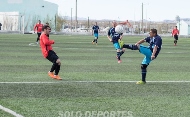 FUTBOL VETERANOS: DEFENSORES DEL NORTE QUEDO COMO UNICO PUNTERO
