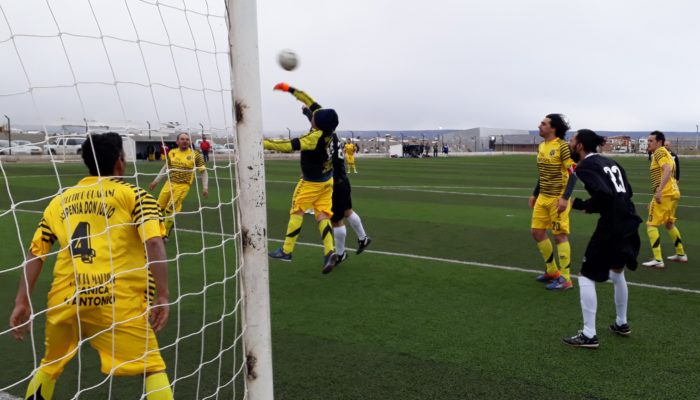 VETERANOS:  DEFENSORES  DEL  NORTE  SIGUE SOLITARIO  EN  LA  PUNTA