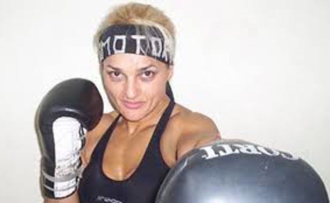 TAMBIÉN EL MARTES 4 EN EL COMPLEJO MUNICIPAL  LA LOCOMOTORA OLIVERAS BRINDARÀ UNA CLÍNICA DE BOXEO