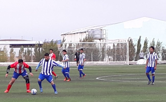 FUTBOL  DE  VETERANOS:  DEFENSORES DEL NORTE  SIGUE  FIRME  EN  LA  PUNTA