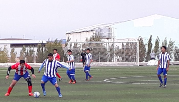 FUTBOL  DE  VETERANOS:  DEFENSORES DEL NORTE  SIGUE  FIRME  EN  LA  PUNTA