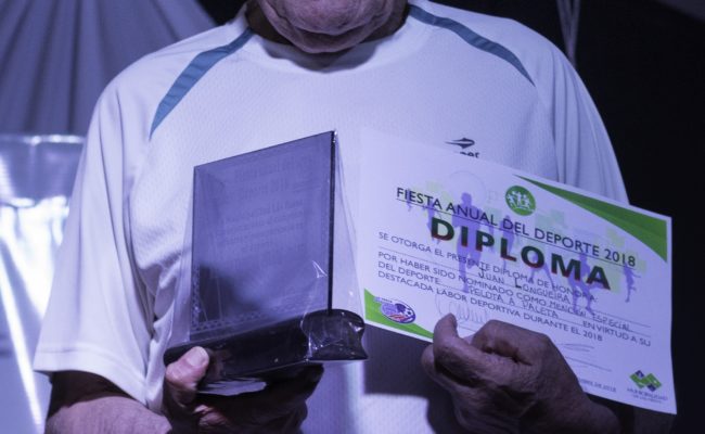 JUAN “CHONGO” LONGUEIRA ELEGIDO COMO LA MENCION ESPECIAL DEL AÑO