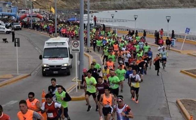 UNA DELEGACION ATLÈTICA LOCAL PRESENTE EN LA CORRIDA ANIVERSARIO DE COMODORO RIVADAVIA