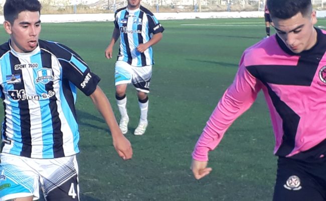 FUTBOL : DEPORTIVO NOCHEROS  LE GANÓ  3  A  0  A URBANO Y  SIGUE  SOLO  EN  LA  PUNTA