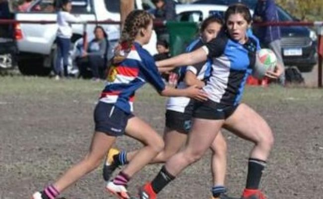 RUGBY FEMENINO   :  Buena actuaciòn de las juveniles de  Rucaylin en Gaiman