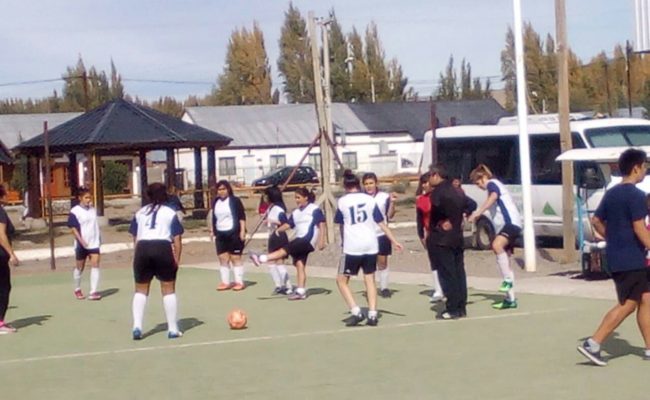 La Escuela  Municipal de Futbol  Femenino viajó a Los Antiguos y Perito Moreno