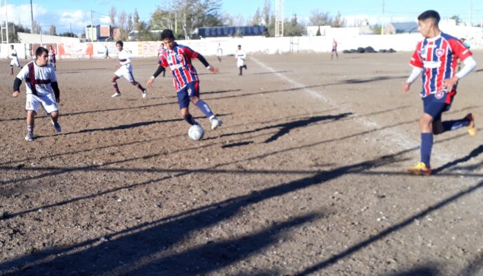 GRAN  TRIUNFO DE SALTA.  LE GANO A SAN LORENZO 3 A 1