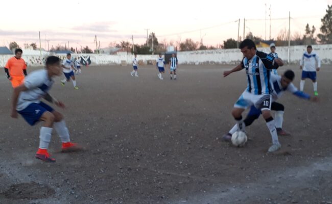 FUTBOL SUBSEDE LAS HERAS : DEPORTIVO LAS HERAS Y NOCHEROS JUEGAN EL DOMINGO