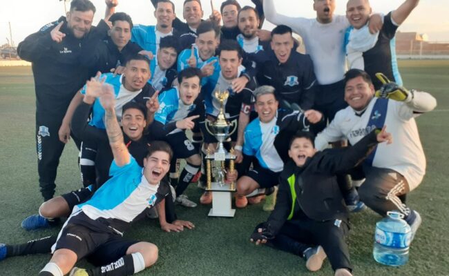 FUTBOL :  NOCHEROS VENCIO 1 A 0 A JUVENTUS Y ES EL CAMPEON DEL AÑO