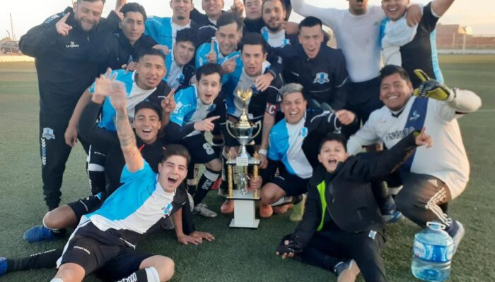 FUTBOL :  NOCHEROS VENCIO 1 A 0 A JUVENTUS Y ES EL CAMPEON DEL AÑO