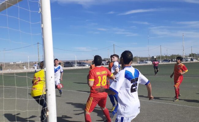 FUTBOL SUBSEDE LAS HERAS : HALCONES Y DEPORTIVO EMPATARON 2 A  2