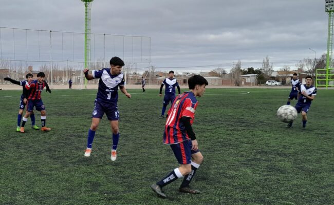 SELECTIVO DE FUTBOL PARA LOS JUEGOS DE LA ARAUCANIA: SAN LORENZO DE PERITO MORENO LE GANO 2 A 1 AL DEPORTIVO LAS HERAS