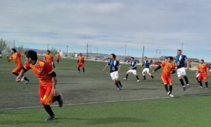 FUTBOL: GANARON NOCHEROS Y DEP...