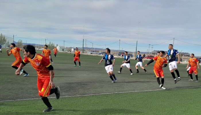 FUTBOL: GANARON NOCHEROS Y DEPORTIVO LAS HERAS