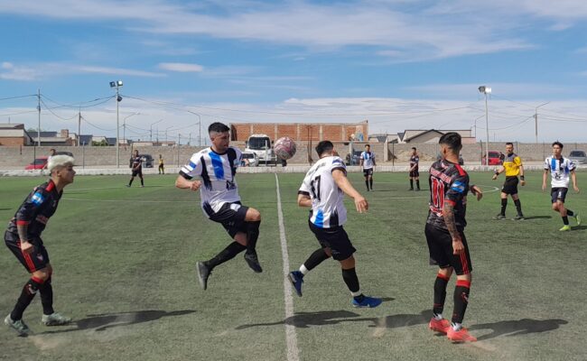 TORNEO REGIONAL AMATEUR:  NOCHEROS PERDIÓ EN EL DEBUT