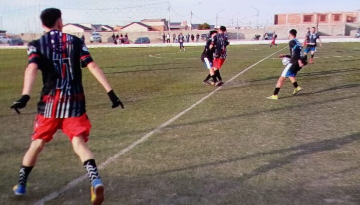 FUTBOL SUBSEDE LAS HERAS:  NOCHEROS LE GANÓ A SALTA Y ES LÍDER PORQUE ATLAS EMPATÓ CON JUVENTUS