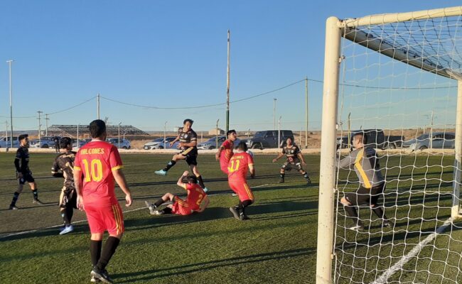 FUTBOL LIGA NORTE:  ATLAS VENCIÓ A HALCONES Y ACCEDIÓ A LA PUNTA DEL TORNEO